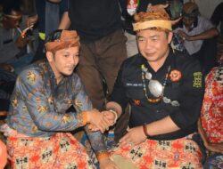 Upacara Adat Tentobus Batu Tajam