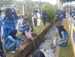 Sambut Ramadhan, Siswa SMPN 1 Gelar Baksos Lingkungan Sekolah