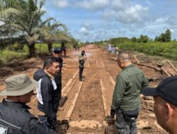 Bupati Ketapang Turun Langsung Tinjau Jalan Rusak Pelang-Kepuluk