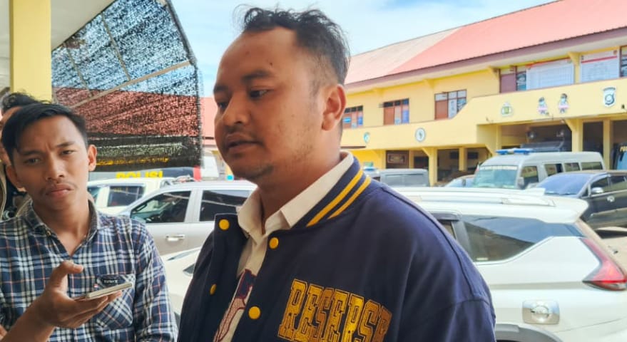Kasatreskrim Polres Ketapang AKP Ryan Eka Cahya ketika diwawancarai awak media, Jumat (3/10/2025). (ist)