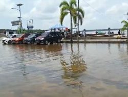 Pelabuhan Teluk Batang Tergenang Banjir Rob, BPBD Imbau Warga Tetap Waspada