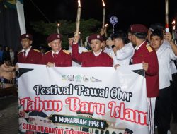 MTsN 1 Ketapang Raih Juara Umum Festival Pawai Obor 1448 Hijriah