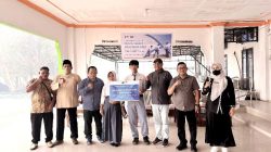 Kawasan Industri Pulau Penebang Salurkan Beasiswa untuk 31 Pelajar Desa Pelapis